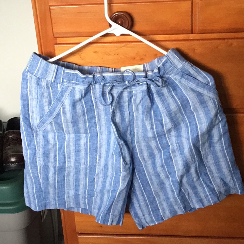 Linen shorts